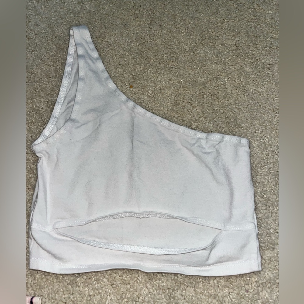 White 1 sleeve tank w cut out